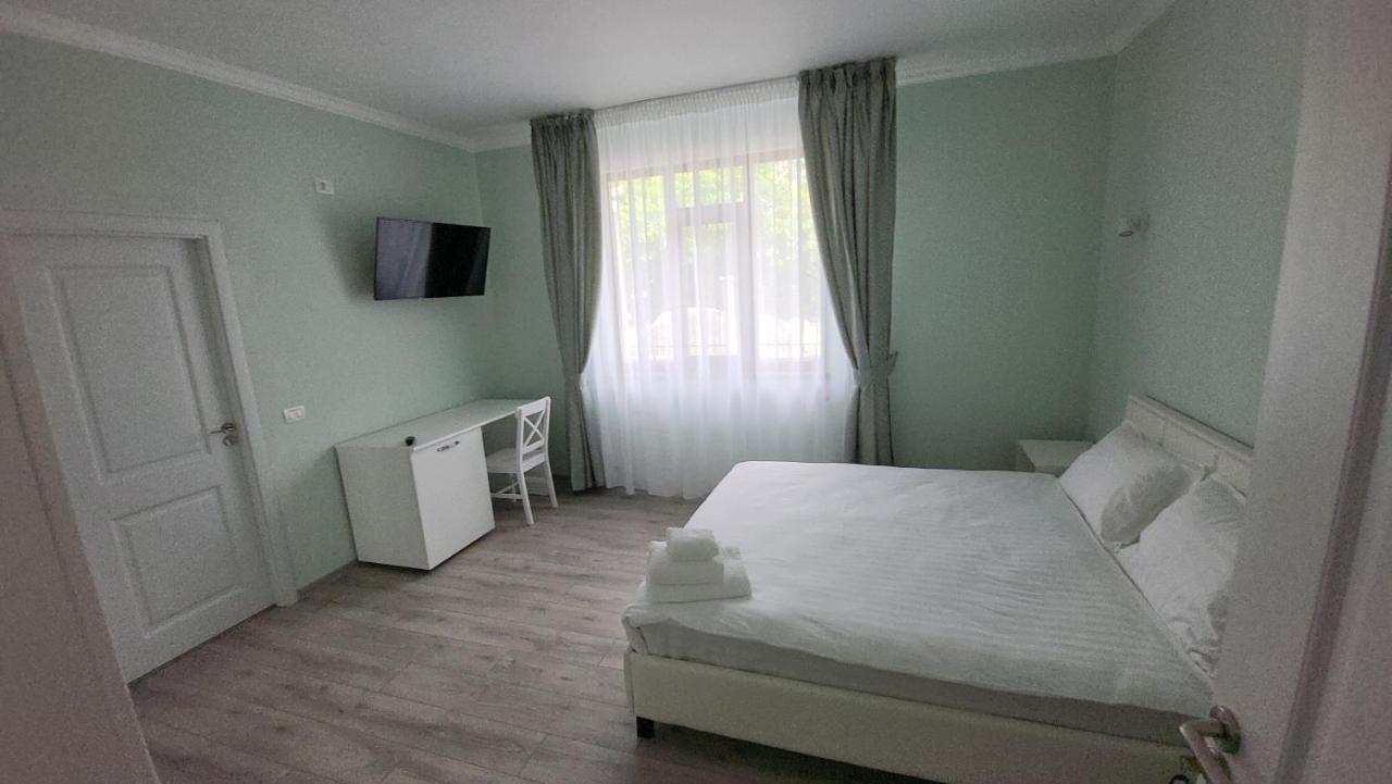 Colt De Rai Bed & Breakfast Hirtoape ภายนอก รูปภาพ