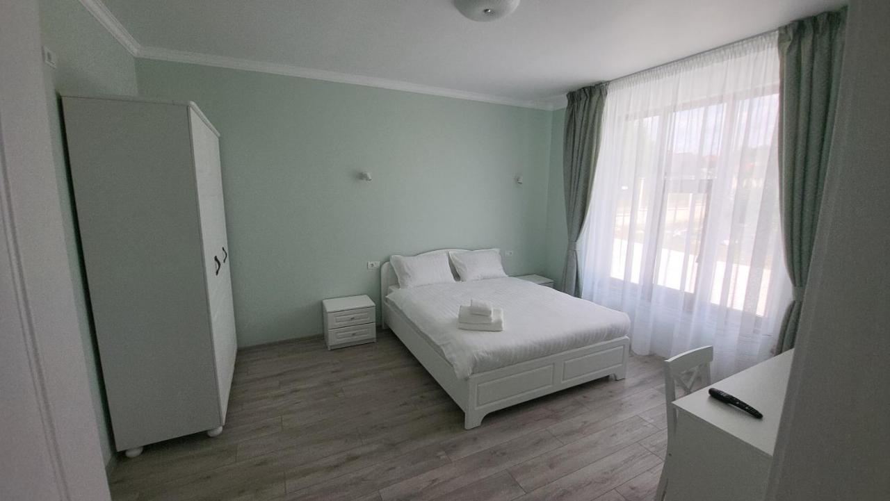 Colt De Rai Bed & Breakfast Hirtoape ภายนอก รูปภาพ